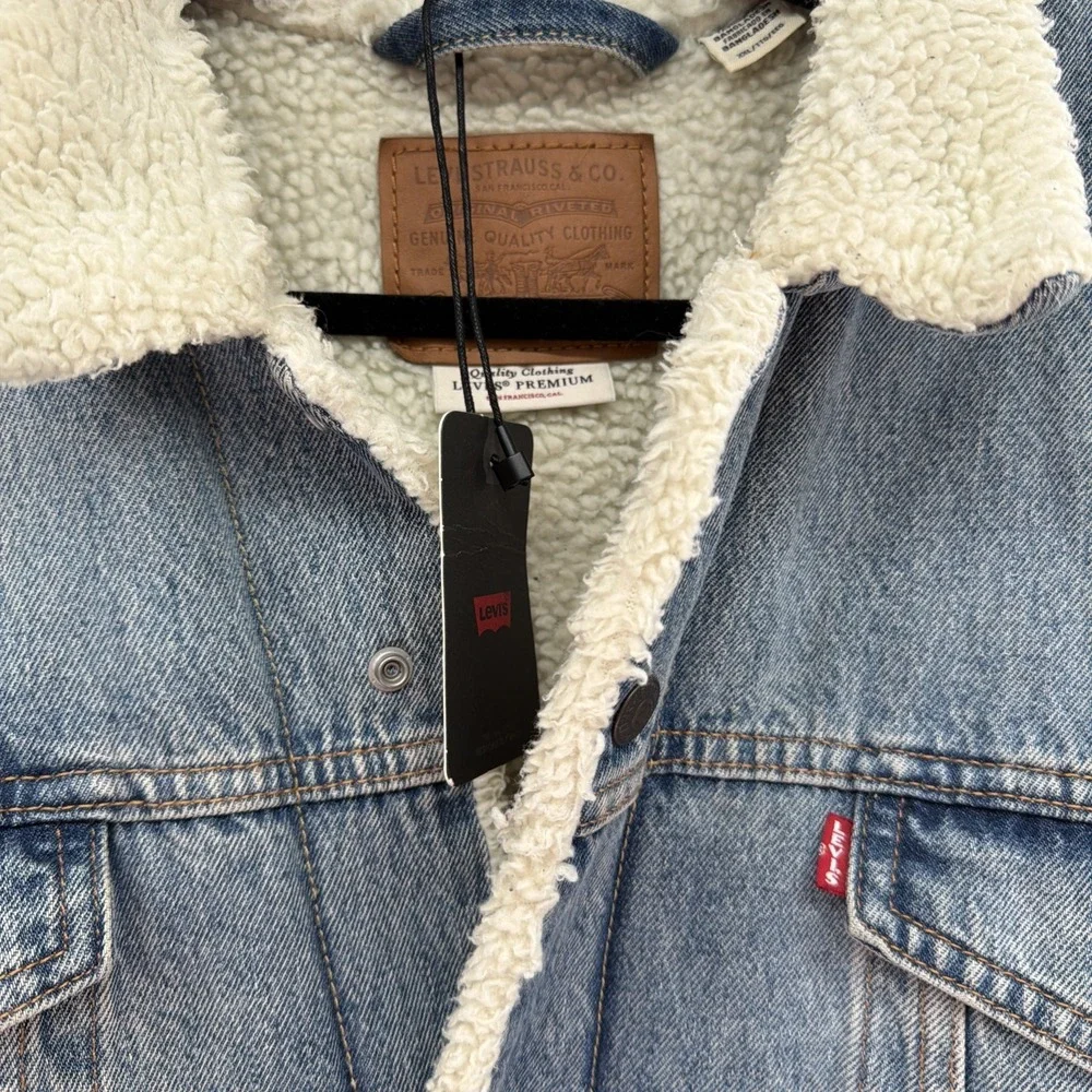 NWT Levis Sherpa Lined Trucker Jacket Mens 2XL Blue Denim Premium Light Wash XXL